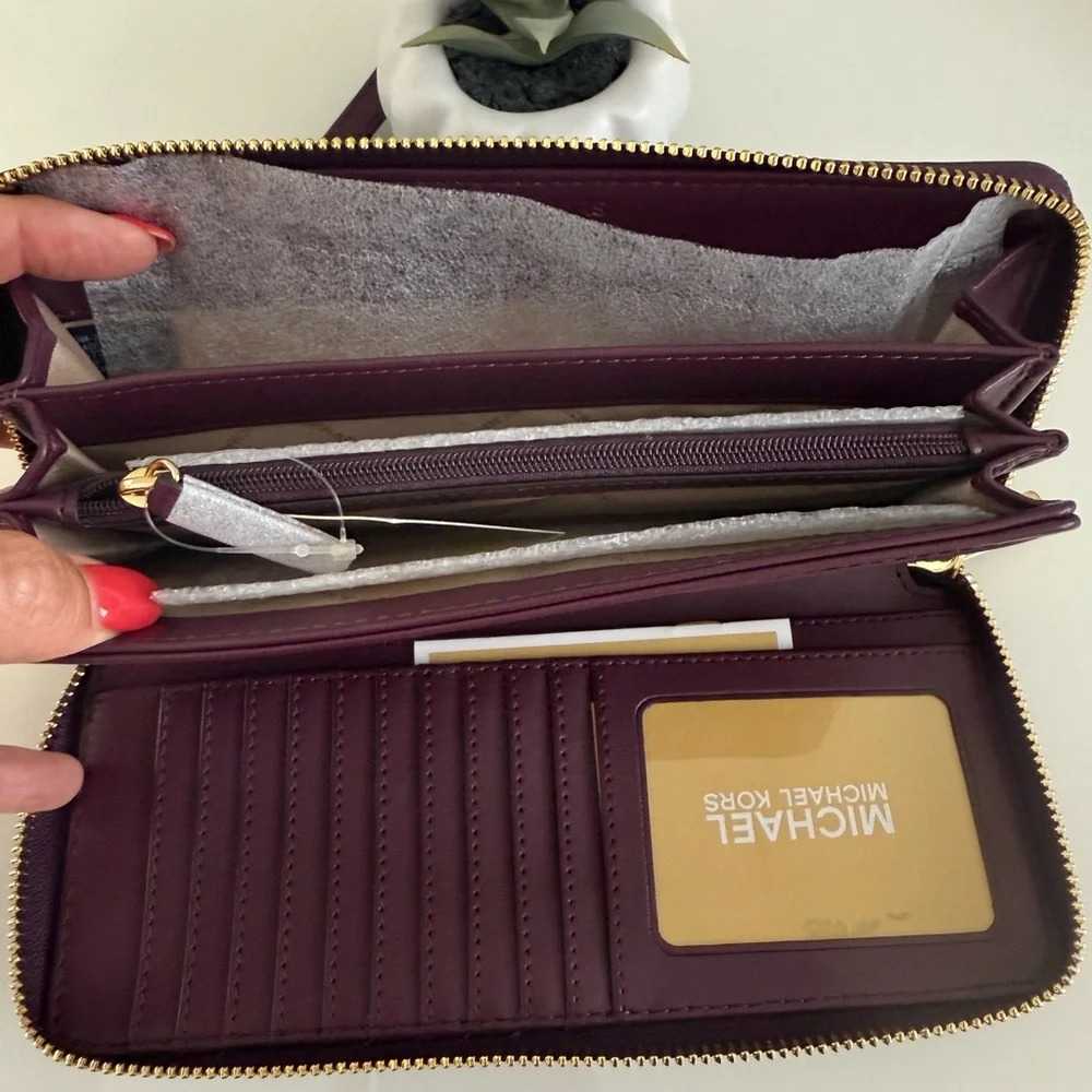 Micheal Kors Jet Set Zip Around Continental Wallet / Wristlet Bordeaux NWT! - Picture 6 of 7